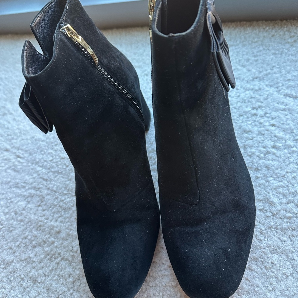 Kate Spade Black Ankle Boots with Bow Accent - Picture 2 of 8